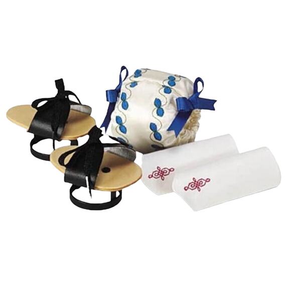 American Girl MUFF MITTS & PATTENS Pleasant Company Label Felicity Accessory BOX - Picture 7 of 9